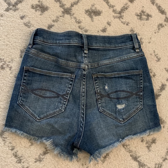 Abercrombie & Fitch high rise shorts - Picture 2 of 4